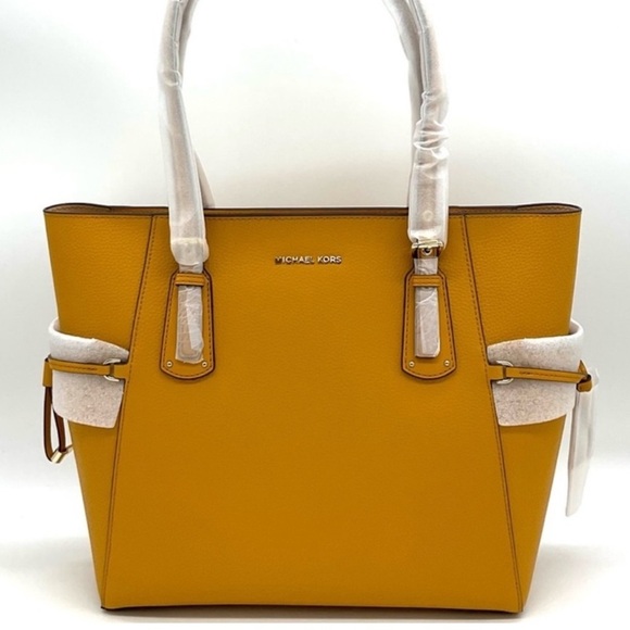 Michael Kors Voyager EW Tote Bag Leather Marigold - Picture 1 of 9